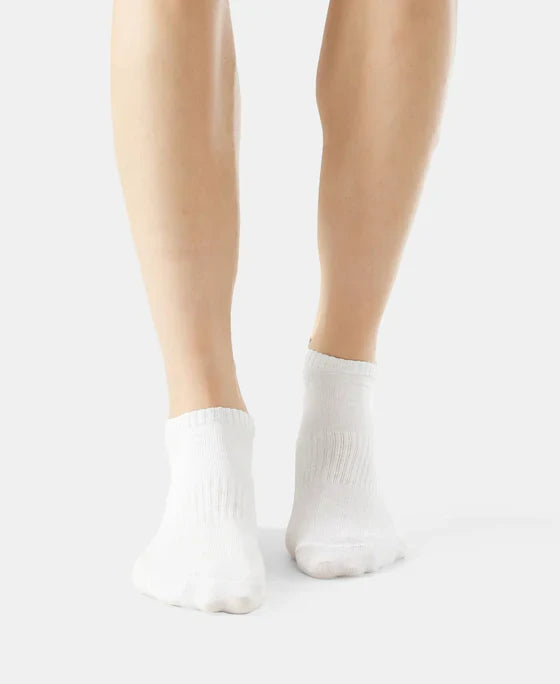 Jockey 7097 Men's Compact Cotton Elastane Stretch Low Show Socks with StayFresh Treatment