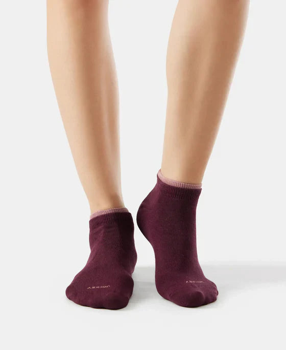 Jockey 7491 Women's Compact Cotton Stretch Solid Low Show Socks with StayFresh Treatment